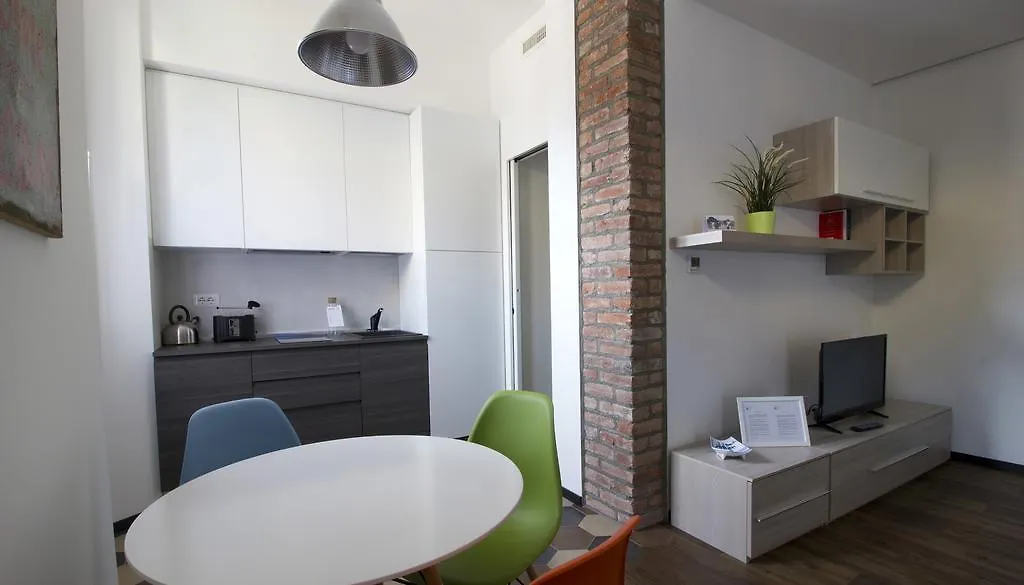Italianway-Ciaia Apartment Milan